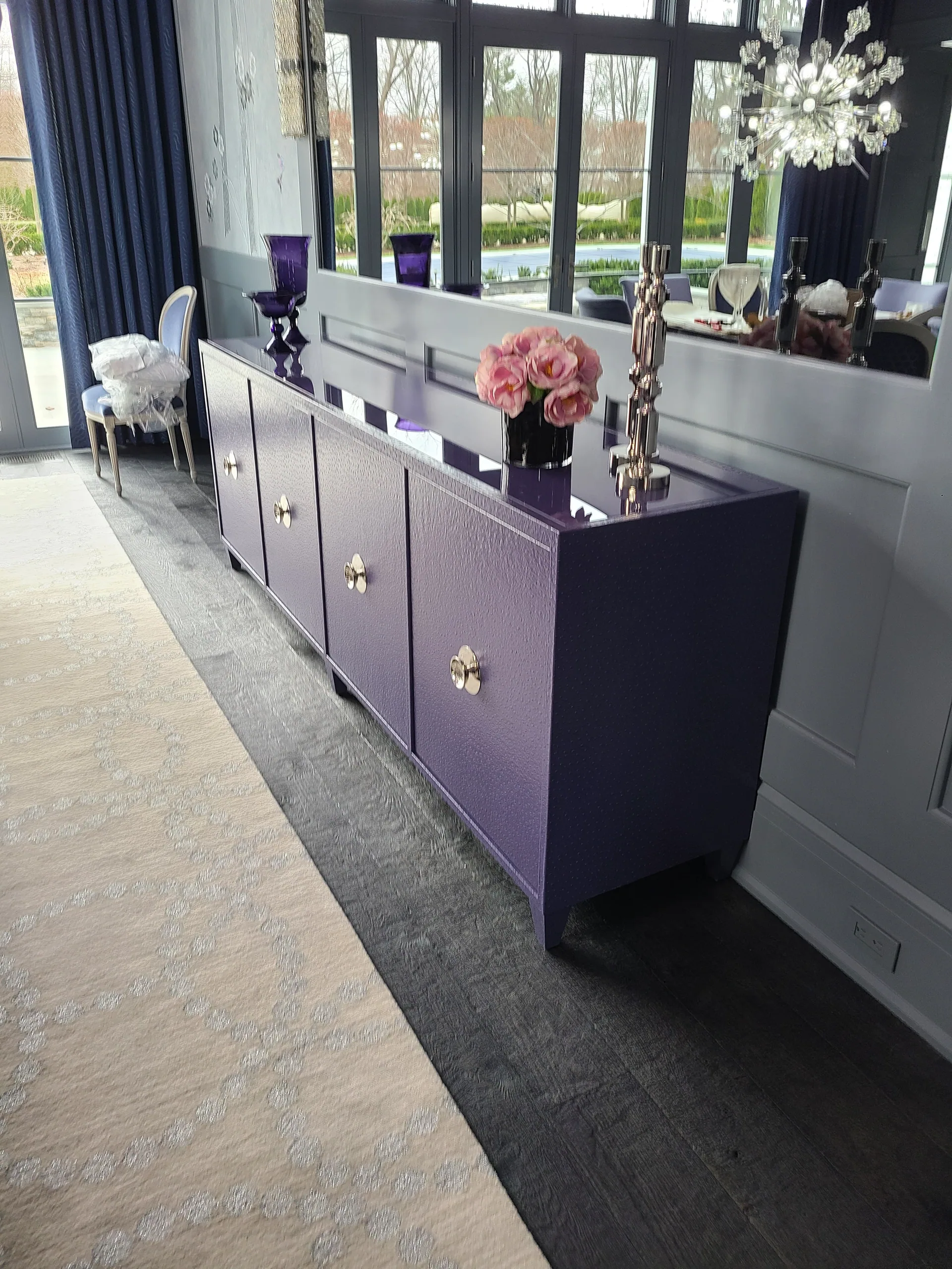High-gloss lacquered credenza