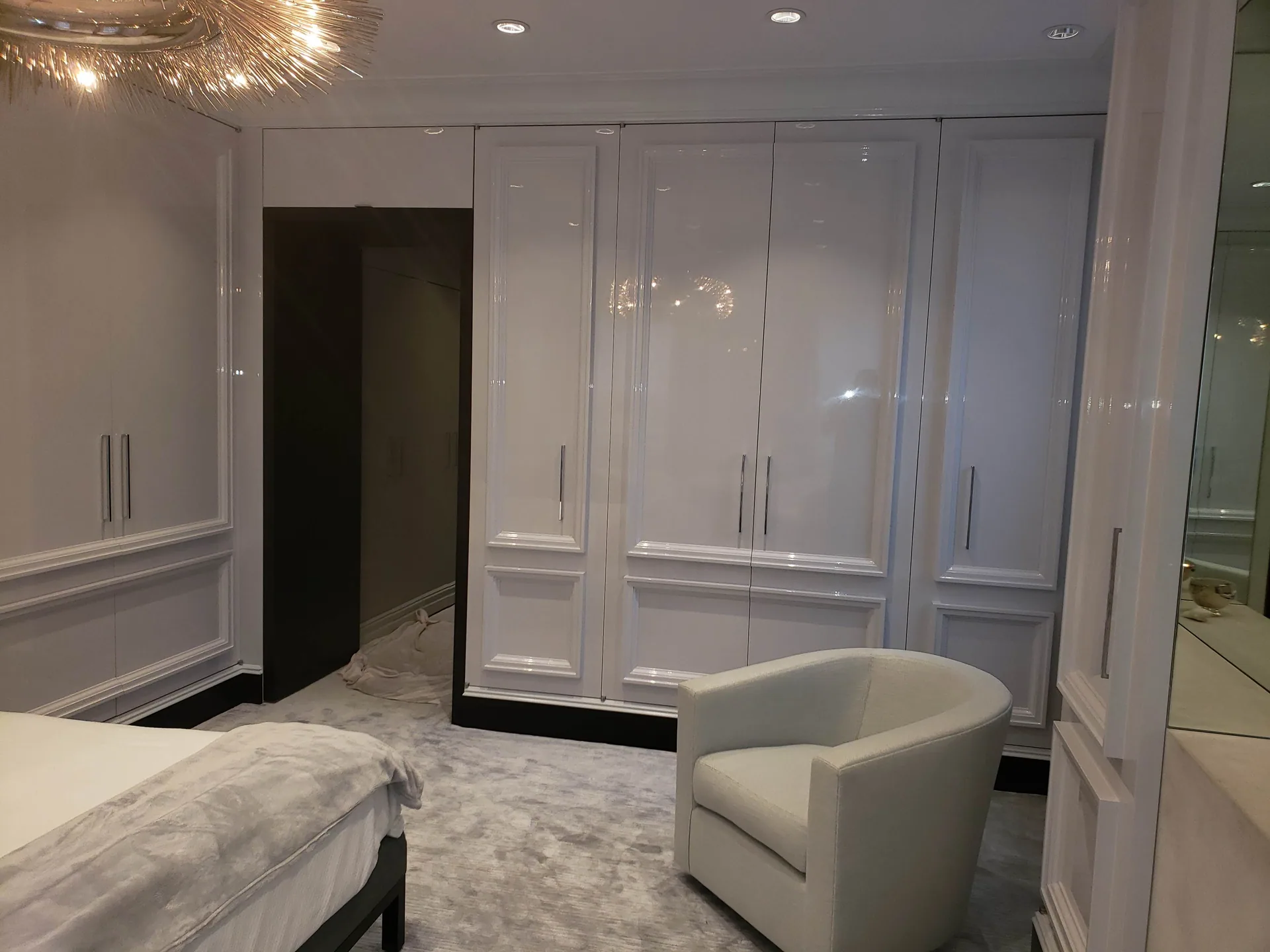 Lacquered Bedroom Suite — gallery 5