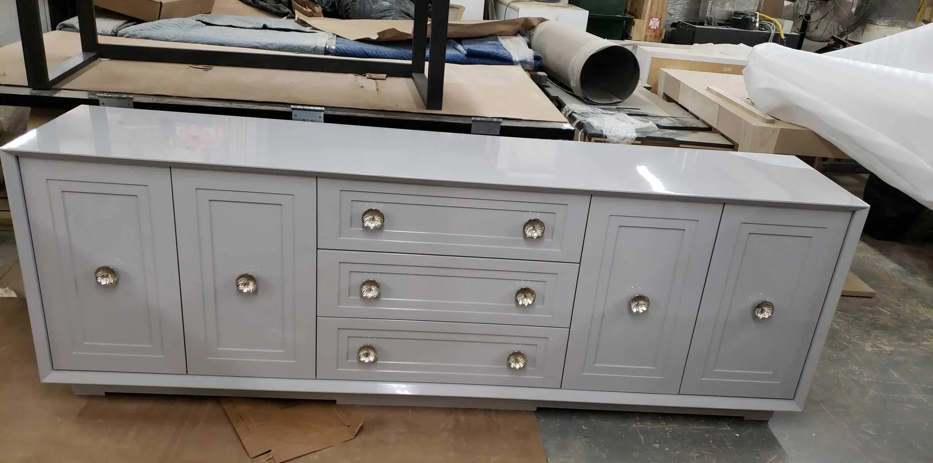 Suite Built-In Desk Wall