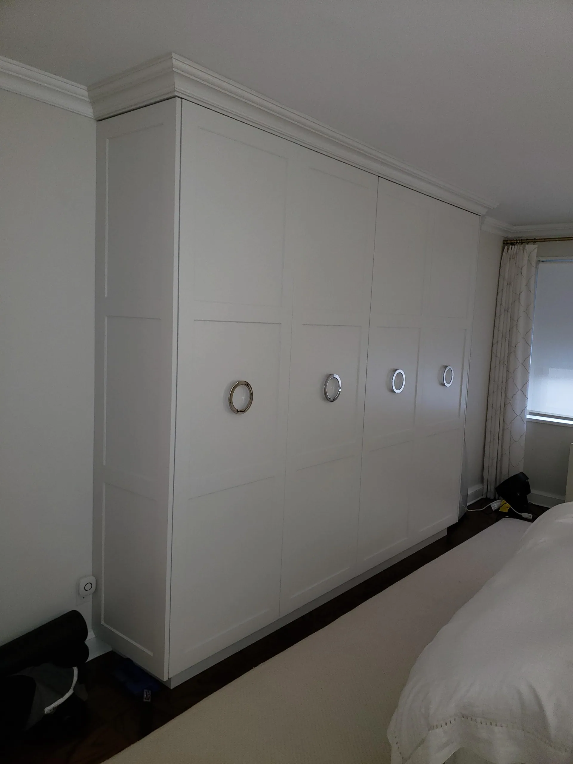 Suite Built-In Desk Wall — gallery 3