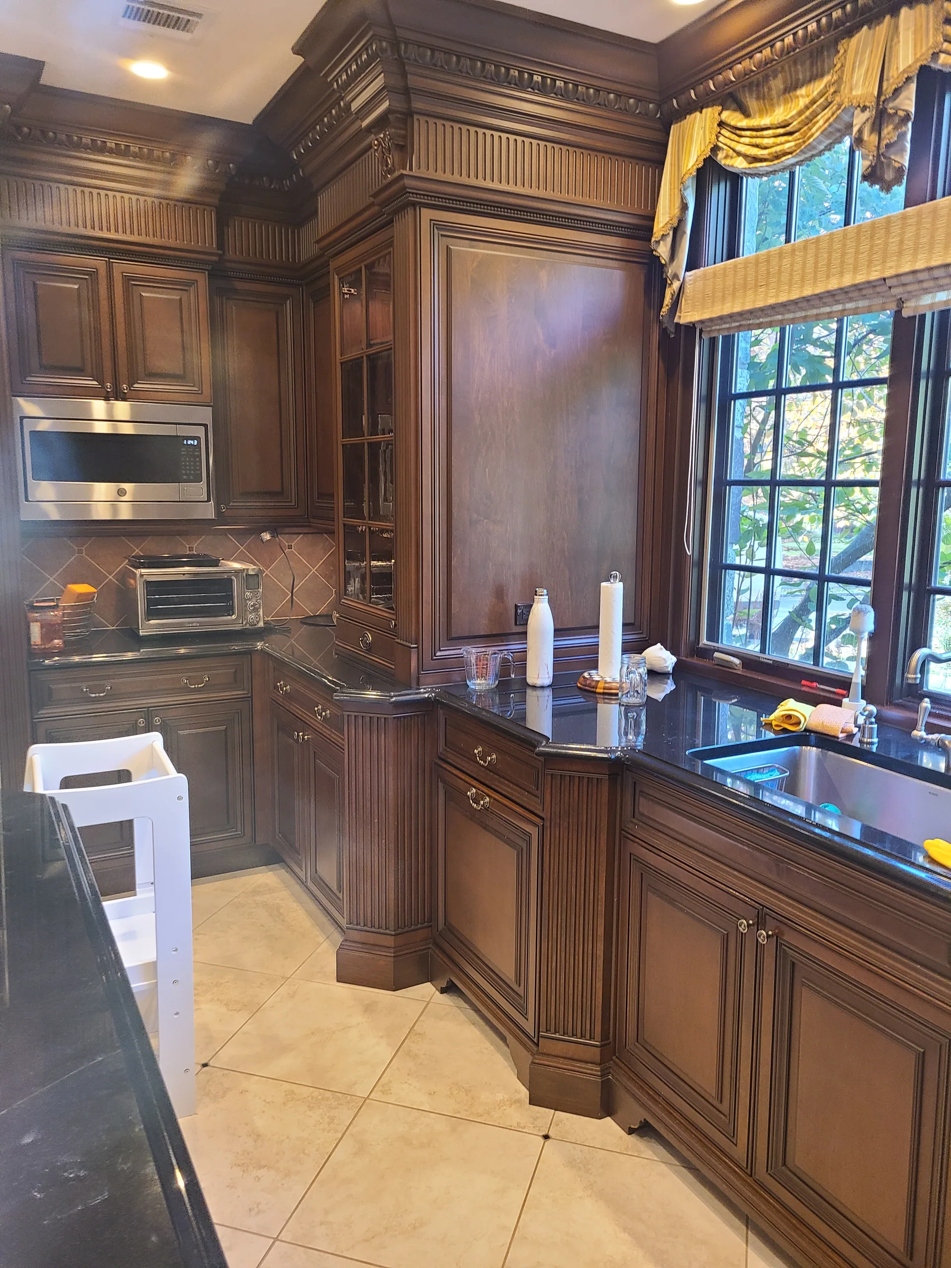 Traditional Mahogany Kitchen — gallery 11